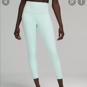 NWOT LULULEMON ALIGN LEGGINGS 28”